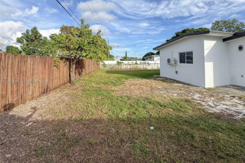 Villa ou maison à vendre à Homestead, Floride: 3 chambres, 75.81 m2 № 1987141 - photo 21