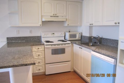 Condo in Miami, Florida, 1 bedroom  № 1705089 - photo 8