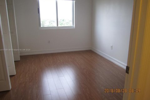 Condo in Miami, Florida, 1 bedroom  № 1705089 - photo 6