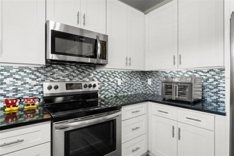 Condo in Celebration, Florida, 2 bedrooms  № 1737129 - photo 18