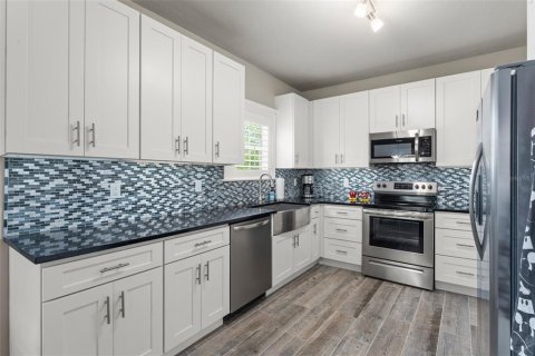 Condo in Celebration, Florida, 2 bedrooms  № 1737129 - photo 22