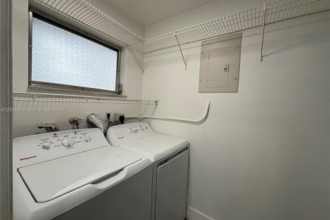 Купить виллу или дом в Тамарак, Флорида 2 спальни, 108.14м2, № 2085740 - фото 8