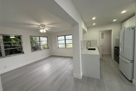 Купить виллу или дом в Тамарак, Флорида 2 спальни, 108.14м2, № 2085740 - фото 6