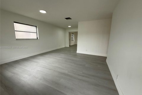 Купить виллу или дом в Тамарак, Флорида 2 спальни, 108.14м2, № 2085740 - фото 3