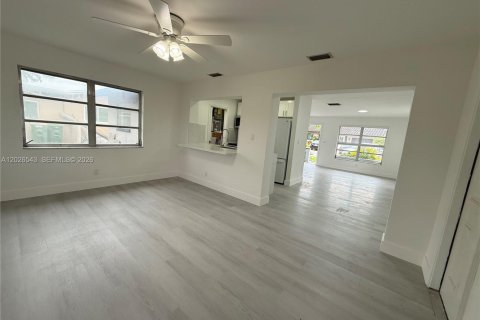 Купить виллу или дом в Тамарак, Флорида 2 спальни, 108.14м2, № 2085740 - фото 22