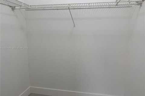 Купить виллу или дом в Тамарак, Флорида 2 спальни, 108.14м2, № 2085740 - фото 14