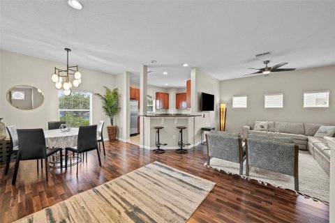 Touwnhouse à vendre à Tampa, Floride: 3 chambres, 163.88 m2 № 1918421 - photo 6