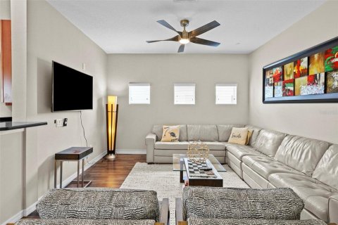 Touwnhouse à vendre à Tampa, Floride: 3 chambres, 163.88 m2 № 1918421 - photo 8