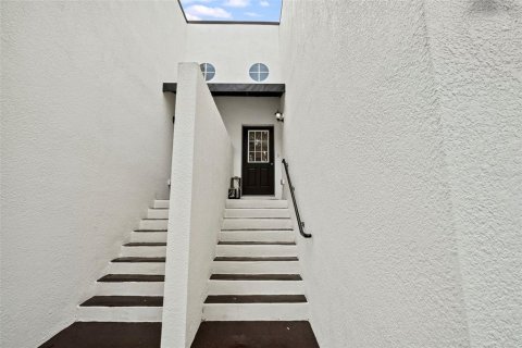 Touwnhouse à vendre à Tampa, Floride: 3 chambres, 163.88 m2 № 1918421 - photo 4