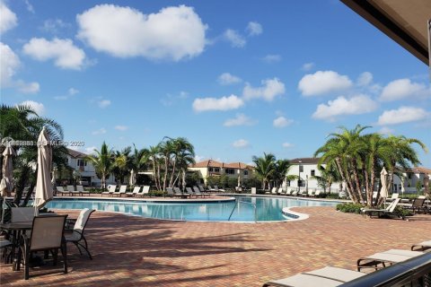 Снять в аренду виллу или дом в Хайалиа, Флорида 3 спальни, 212.75м2, № 2017510 - фото 14