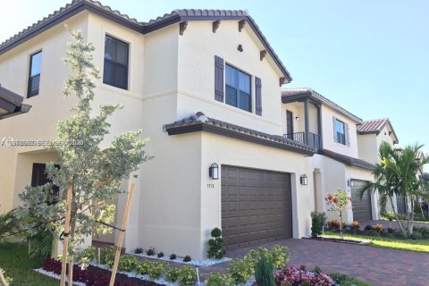 Дом в Хайалиа, Флорида 3 спальни, 212.75м2 № 2017510