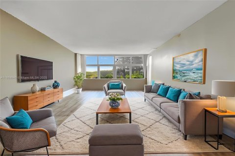 Copropriété à vendre à Aventura, Floride: 2 chambres, 121.52 m2 № 1923090 - photo 10