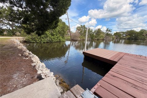 Casa en venta en Crystal River, Florida, 2 dormitorios, 111.48 m2 № 2388234 - foto 7