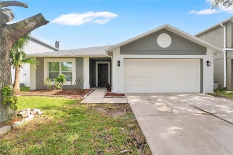 Villa ou maison à louer à Orlando, Floride: 3 chambres, 157.19 m2 № 2344815 - photo 2