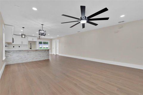 Villa ou maison à louer à Orlando, Floride: 3 chambres, 157.19 m2 № 2344815 - photo 6