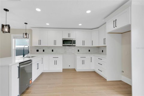 Villa ou maison à louer à Orlando, Floride: 3 chambres, 157.19 m2 № 2344815 - photo 8