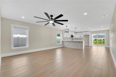 Villa ou maison à louer à Orlando, Floride: 3 chambres, 157.19 m2 № 2344815 - photo 7