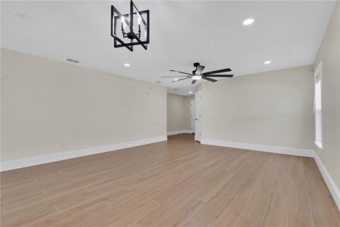 Villa ou maison à louer à Orlando, Floride: 3 chambres, 157.19 m2 № 2344815 - photo 5