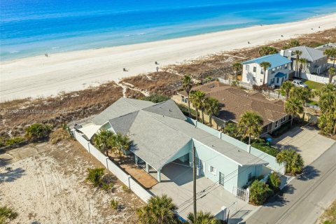 House in Panama City, Florida 4 bedrooms, 233.84 sq.m. № 2012433