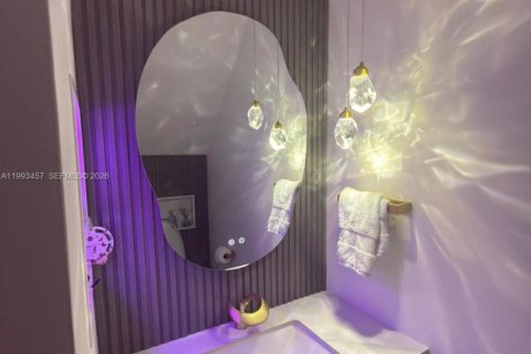 Condo in North Miami Beach, Florida, 2 bedrooms № 2057184 - photo 21