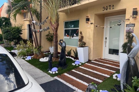 Condo in North Miami Beach, Florida, 2 bedrooms № 2057184 - photo 23