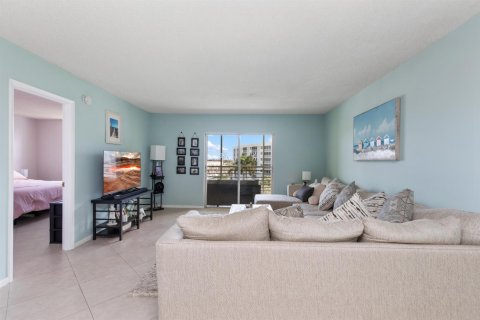 Condominio en venta en Pompano Beach, Florida, 2 dormitorios, 91.04 m2 № 2187411 - foto 10