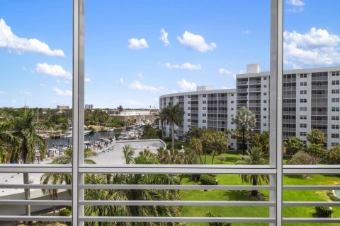 Condominio en venta en Pompano Beach, Florida, 2 dormitorios, 91.04 m2 № 2187411 - foto 20
