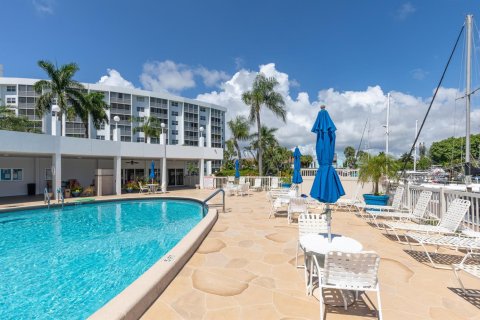 Condominio en venta en Pompano Beach, Florida, 2 dormitorios, 91.04 m2 № 2187411 - foto 23