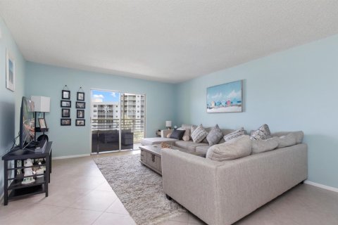 Condominio en venta en Pompano Beach, Florida, 2 dormitorios, 91.04 m2 № 2187411 - foto 9