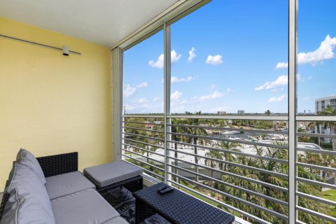 Condominio en venta en Pompano Beach, Florida, 2 dormitorios, 91.04 m2 № 2187411 - foto 15
