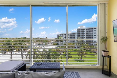Condominio en venta en Pompano Beach, Florida, 2 dormitorios, 91.04 m2 № 2187411 - foto 13