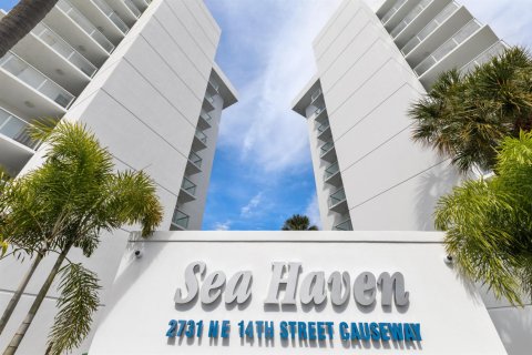 Condominio en Pompano Beach, Florida, 2 dormitorios № 2187411