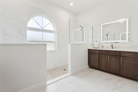 House in Lady Lake, Florida 4 bedrooms, 232.26 sq.m. № 2220150 - photo 29