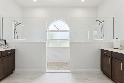 House in Lady Lake, Florida 4 bedrooms, 232.26 sq.m. № 2220150 - photo 30