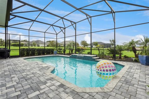 House in Lady Lake, Florida 4 bedrooms, 232.26 sq.m. № 2220150 - photo 3
