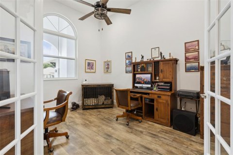 House in Lady Lake, Florida 4 bedrooms, 232.26 sq.m. № 2220150 - photo 15
