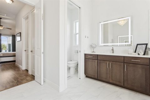 House in Lady Lake, Florida 4 bedrooms, 232.26 sq.m. № 2220150 - photo 28
