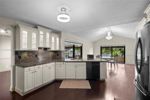Villa ou maison à louer à Oakland Park, Floride: 3 chambres, 160.07 m2 № 1946424 - photo 23