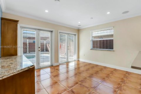 Villa ou maison à louer à Miami, Floride: 3 chambres, 151.9 m2 № 2010906 - photo 13