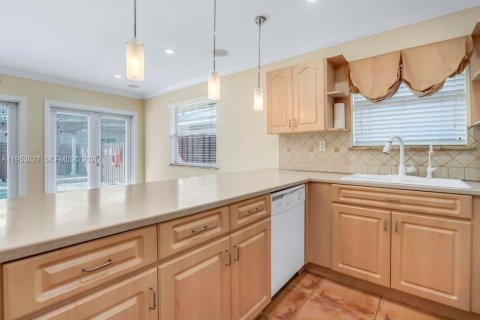 Villa ou maison à louer à Miami, Floride: 3 chambres, 151.9 m2 № 2010906 - photo 20