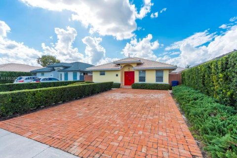 Villa ou maison à louer à Miami, Floride: 3 chambres, 151.9 m2 № 2010906 - photo 5
