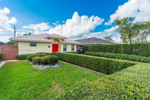 Villa ou maison à louer à Miami, Floride: 3 chambres, 151.9 m2 № 2010906 - photo 4