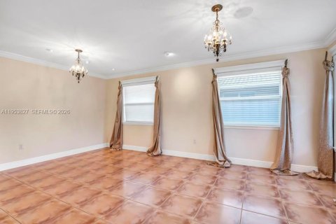 Villa ou maison à louer à Miami, Floride: 3 chambres, 151.9 m2 № 2010906 - photo 7