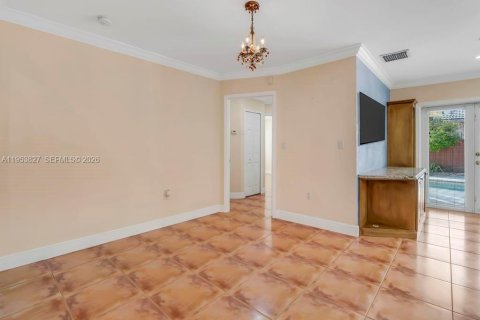 Villa ou maison à louer à Miami, Floride: 3 chambres, 151.9 m2 № 2010906 - photo 12