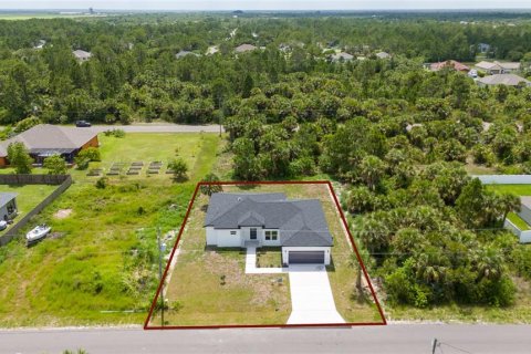 House in Palm Bay, Florida 4 bedrooms, 172.43 sq.m. № 1795340 - photo 5