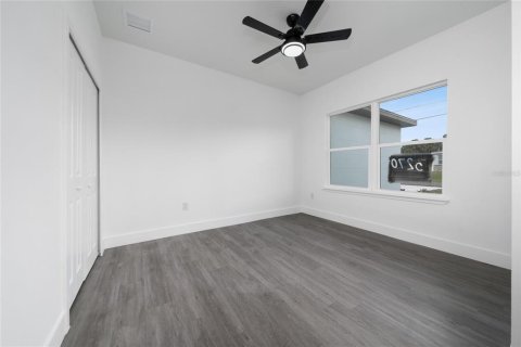 House in Palm Bay, Florida 4 bedrooms, 172.43 sq.m. № 1795340 - photo 21