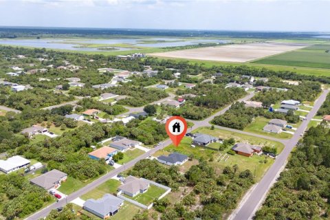 House in Palm Bay, Florida 4 bedrooms, 172.43 sq.m. № 1795340 - photo 9