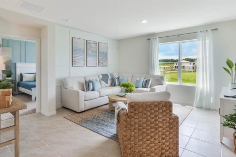 House in Sorrento, Florida 4 bedrooms, 169.83 sq.m. № 1798144 - photo 10