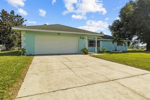 House in Sebring, Florida 3 bedrooms, 177.54 sq.m. № 1918861 - photo 1