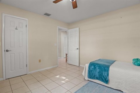 House in Sebring, Florida 3 bedrooms, 177.54 sq.m. № 1918861 - photo 8